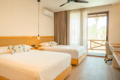 habitacion-estandar-cama-doble-vista-piscina-bidmont-villa-2